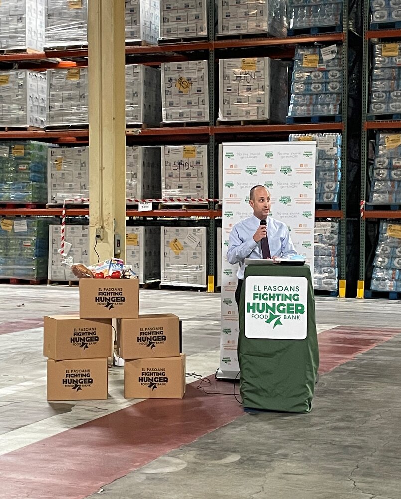 Interfaith religious leaders offer blessing to food bank 